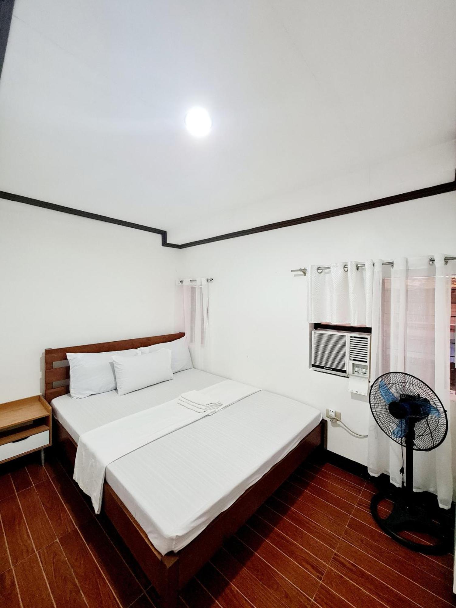Calapan City Fully Furnished House Transient Near Xentromall L39 Exteriér fotografie